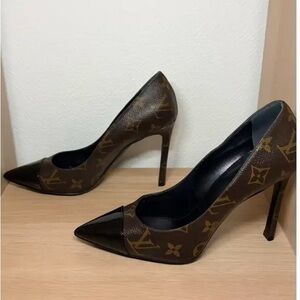 Louis Vuitton Elegant Brown and Black Heels
